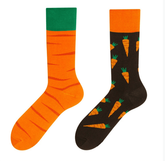 Mismatched carrot socks with fun vegetable design – one sock shaped like a carrot and the other with carrot patterns, unisex novelty gift